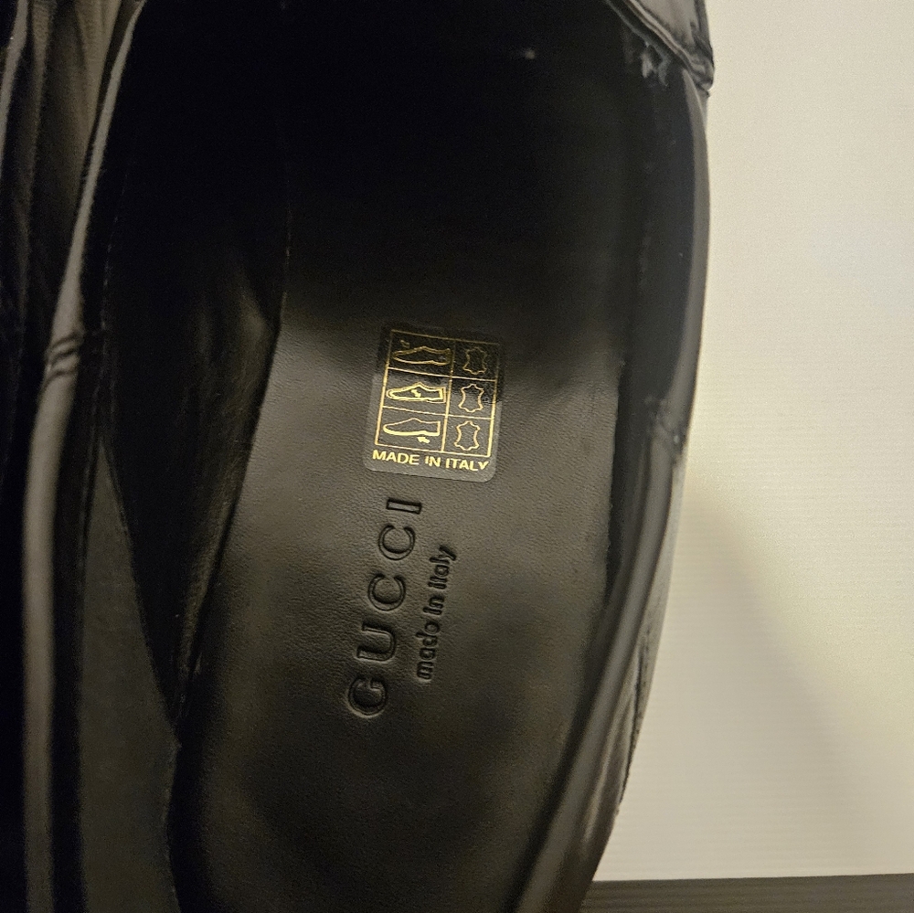 Gucci Black Leather Loafers with Gold Horsebit Detail - Picture 6 of 9